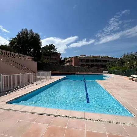 Appartement Avec Jardin Au Coeur De Saint-Tropez. Buitenkant foto