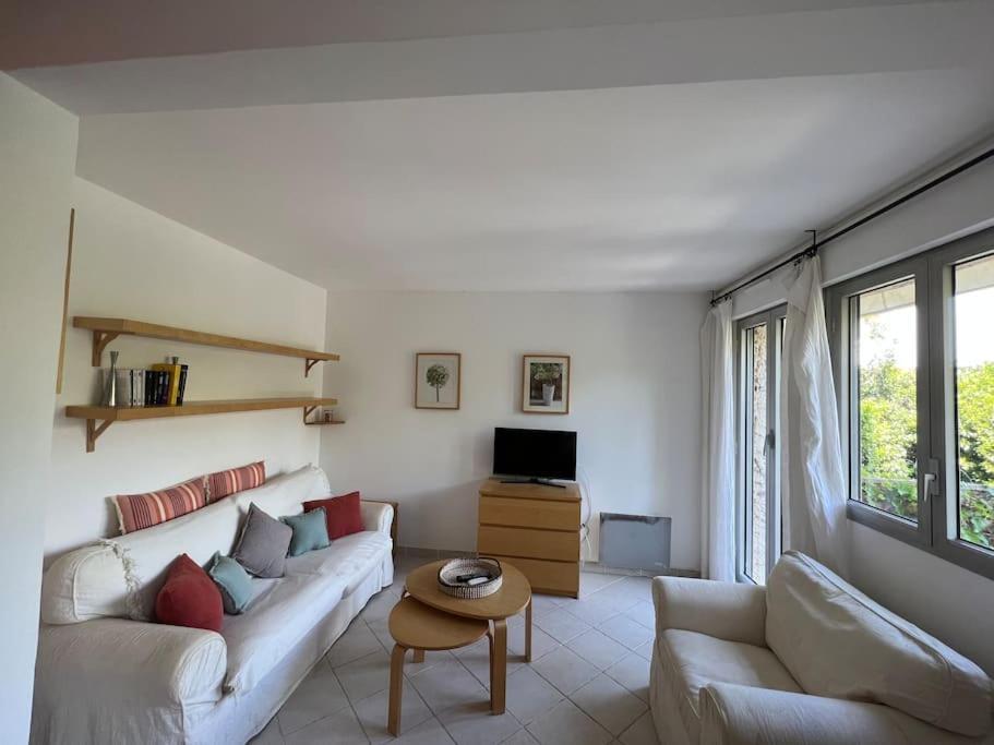 Appartement Avec Jardin Au Coeur De Saint-tropez. Saint-Tropez
